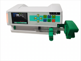 Veterinär-Spritzenpumpe – Programmierbare Rate (ml/h), Quick Bolus & KVO, Farbdisplay mit Tastatur, Smart Sensing & Multi-Alarm-Sicherheit – Wiederverwendbar für Standardspritzen